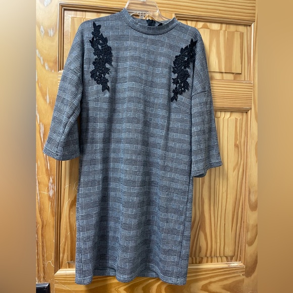 Black and white straight dress - Picture 1 of 4